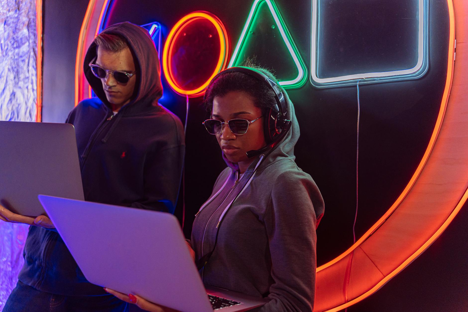 Certified cybersecurity experts team collaboration